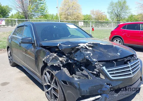 2013 Mercedes-Benz E 350 4Matic из США, поврежденный, VIN WDDHF8JB3DA766424